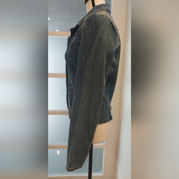 Classic Blue Denim Jacket for Women - Picture 4 of 7